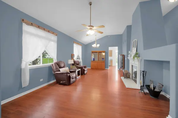 1053 Canary AVE, Yorkville, IL 60560