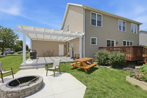 6015 Spring ST, Davenport, IA 52807