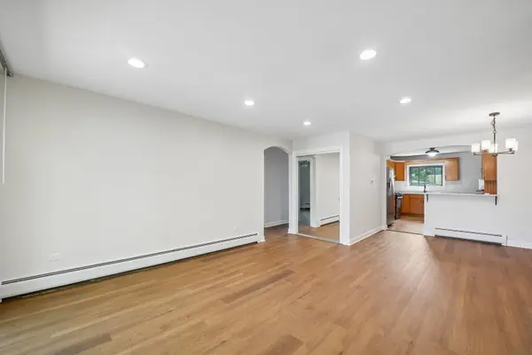 928 W Irving Park RD #309, Bensenville, IL 60106