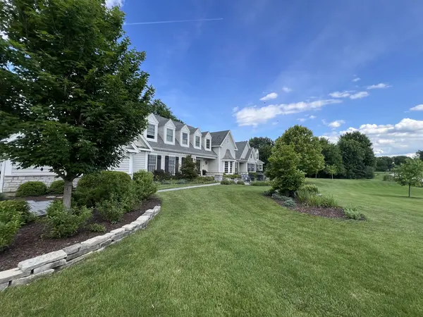 6N171 E Ridgewood DR, St. Charles, IL 60175