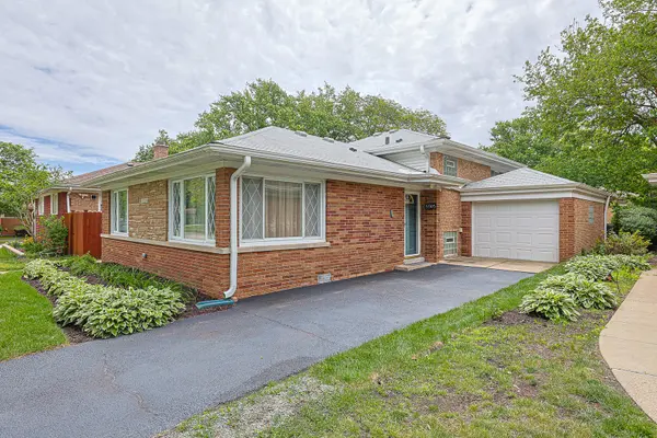 5505 Keeney ST, Morton Grove, IL 60053