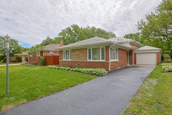 5505 Keeney ST, Morton Grove, IL 60053