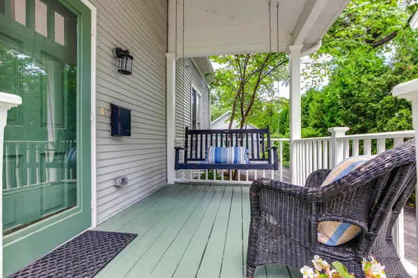 130 E North AVE, Lake Bluff, IL 60044