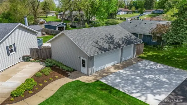 37W150 Olwin DR, Elgin, IL 60124