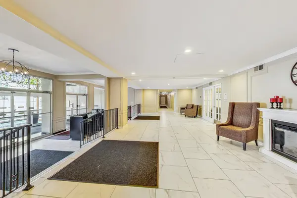 2909 N Sheridan RD #114, Chicago, IL 60657