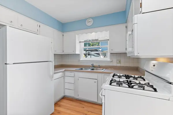 315 E 2nd ST, East Dundee, IL 60118