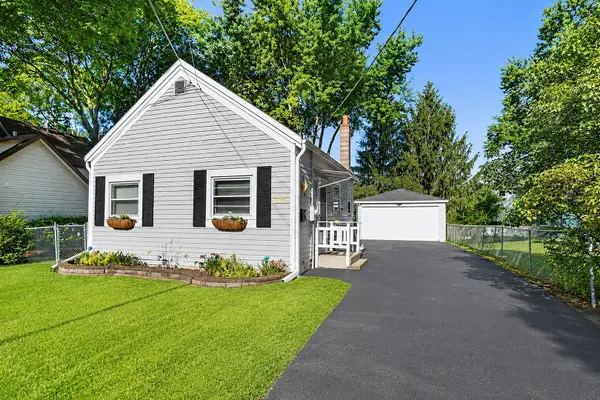 315 E 2nd ST, East Dundee, IL 60118