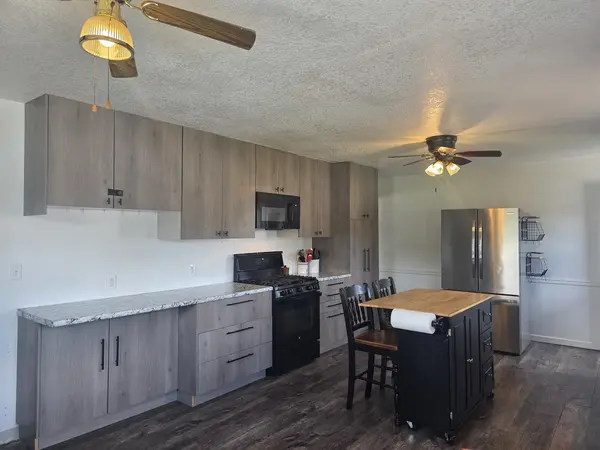 113 1st ST, Coal Valley, IL 61240