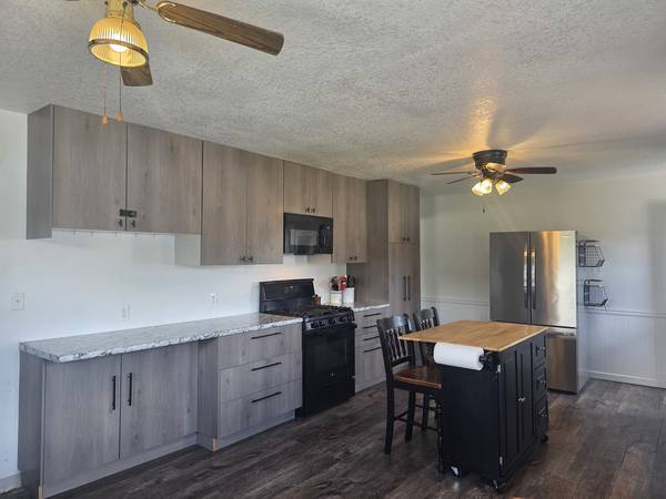 113 1st ST, Coal Valley, IL 61240