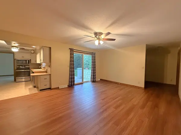 1419 Douglas TER, Dixon, IL 61021