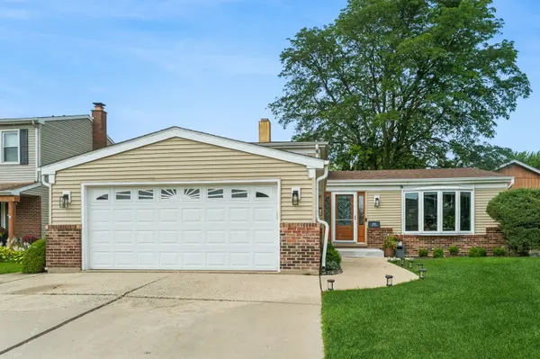 836 Napa ST, Carol Stream, IL 60188