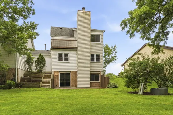 23W418 Greenbriar DR, Naperville, IL 60540