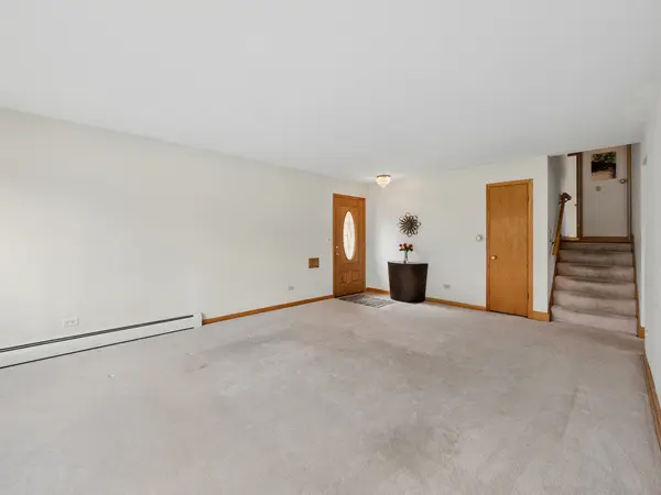 1714 Sycamore ST, Des Plaines, IL 60018