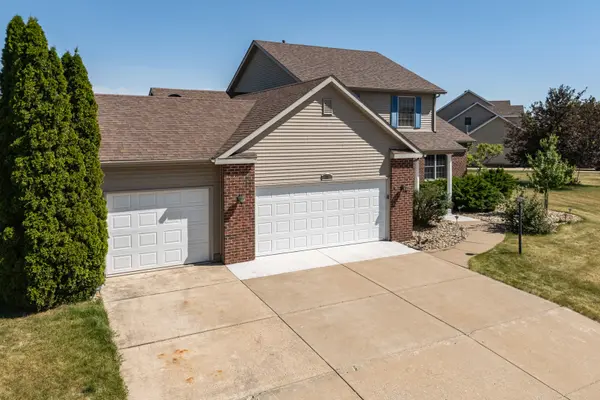 11 JACOB DR, Eldridge, IA 52478