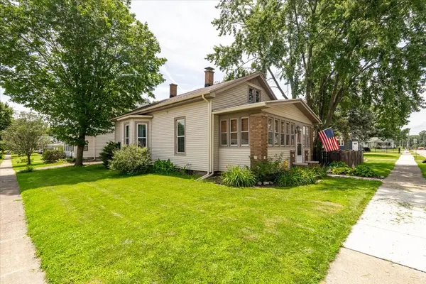 211 E Lincoln ST, Bloomington, IL 61701