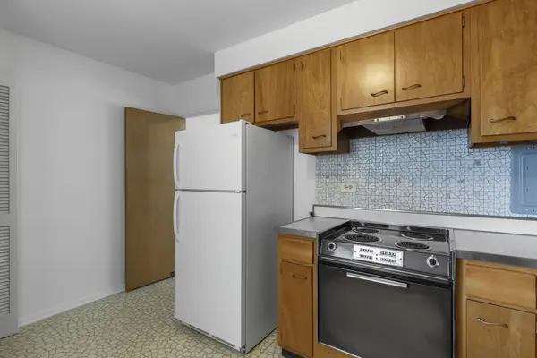 1321 W Birchwood AVE #206, Chicago, IL 60626