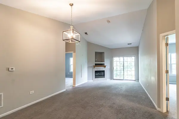 3243 Stratford CT #3B, Lake Bluff, IL 60044