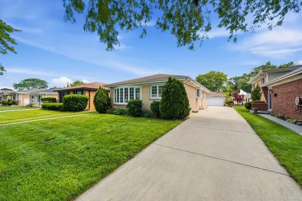 5835 Reba ST, Morton Grove, IL 60053
