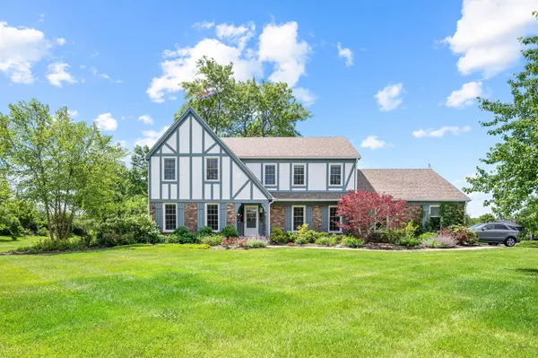 1392 Terre DR, Libertyville, IL 60048