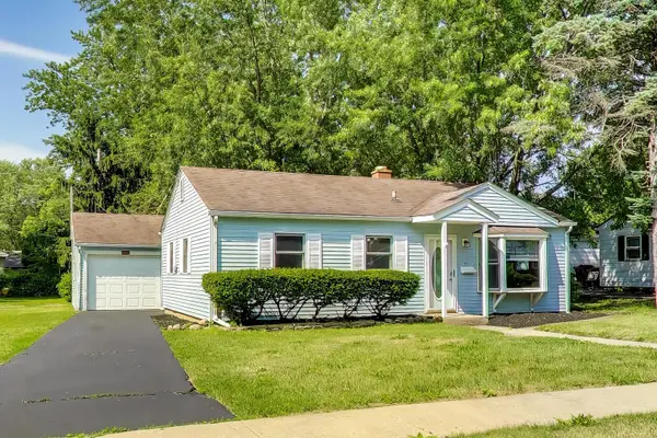 1415 Walnut DR, Woodstock, IL 60098