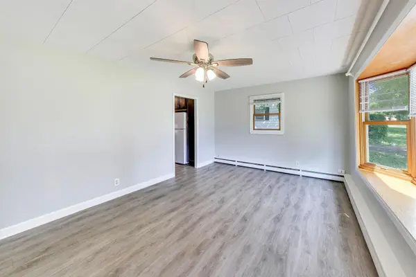 1415 Walnut DR, Woodstock, IL 60098