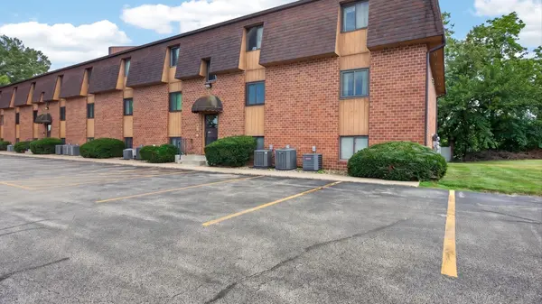 1010 Arlene CT #2, Bloomington, IL 61701