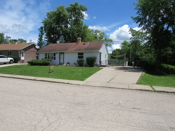 421 Hoover DR, Carpentersville, IL 60110