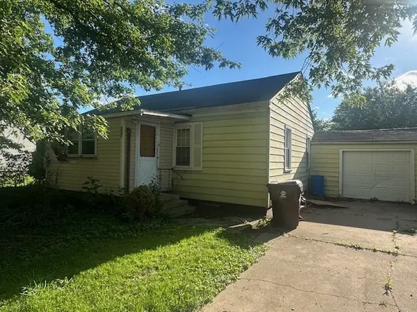 307 S Peck ST, Gardner, IL 60424