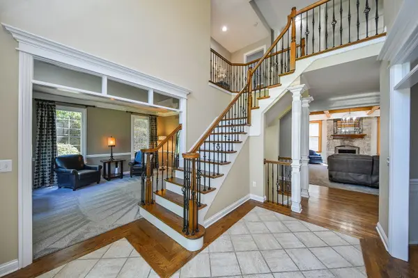 7N570 Stevens Glen RD, St. Charles, IL 60175