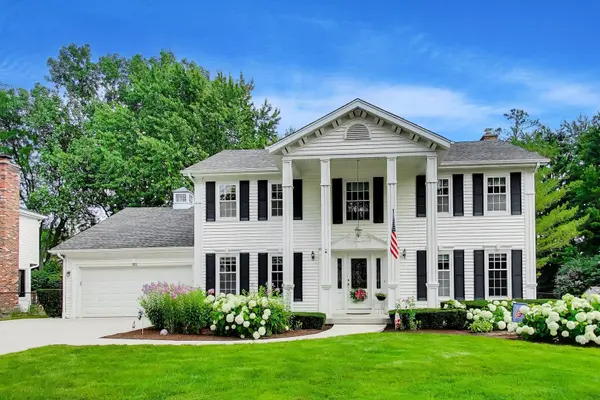 916 S Dymond RD, Libertyville, IL 60048