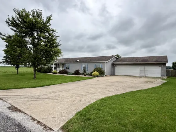 802 North ST, Chenoa, IL 61726