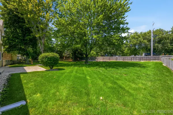 1089 Winnebago TRL, Batavia, IL 60510