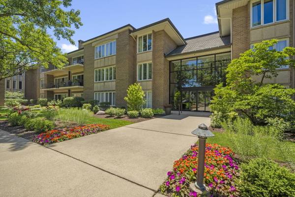2 Oak Brook Club DR #C106,  Oak Brook,  IL 60523