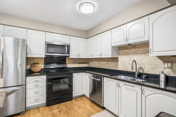 2 Oak Brook Club DR #C106, Oak Brook, IL 60523