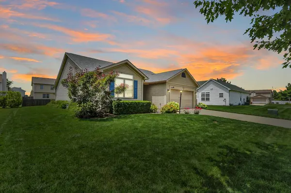 905 BLUEGRASS LN, Champaign, IL 61822