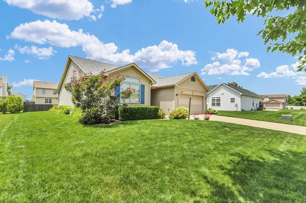 905 BLUEGRASS LN, Champaign, IL 61822