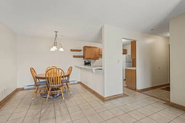 1362 Cunat CT #1A, Lake In The Hills, IL 60156