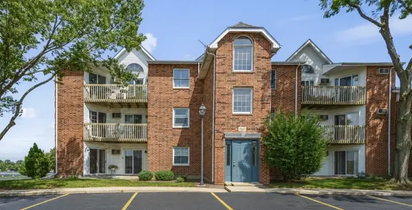 1362 Cunat CT #1A, Lake In The Hills, IL 60156