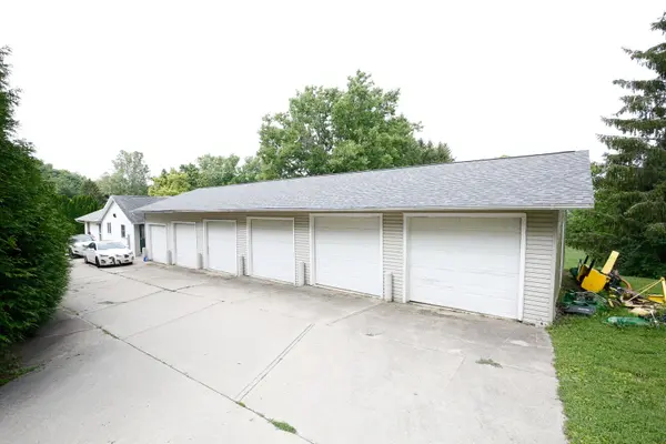 910 Stony Point RD, Dixon, IL 61021