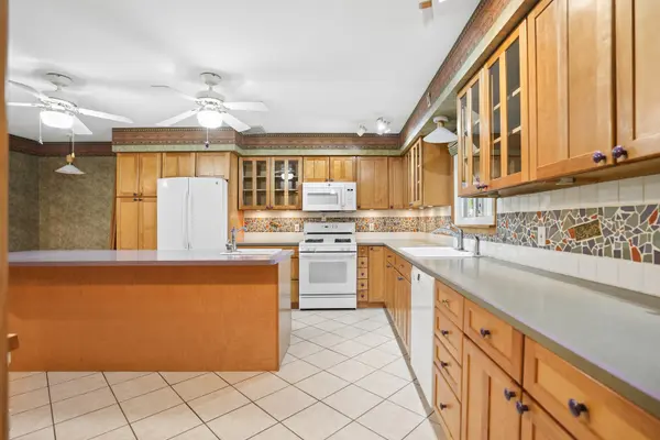 8512 Ridgewood RD, Rock Island, IL 61201