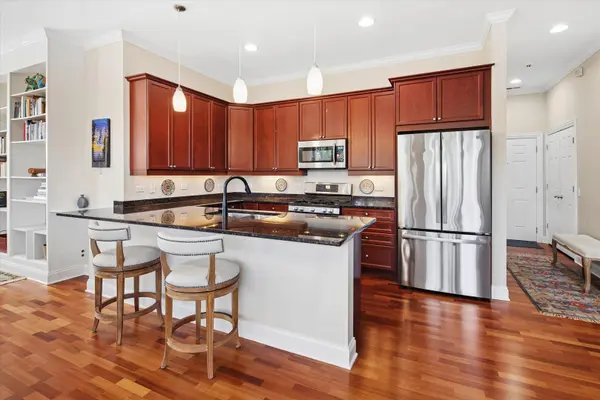 1908 W Irving Park RD #402, Chicago, IL 60613