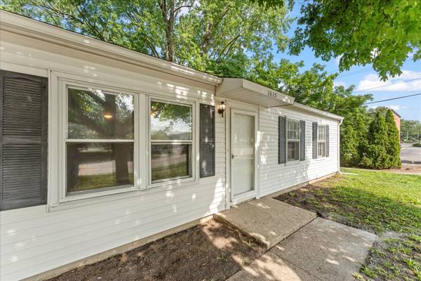 1615 S Mattis AVE, Champaign, IL 61821