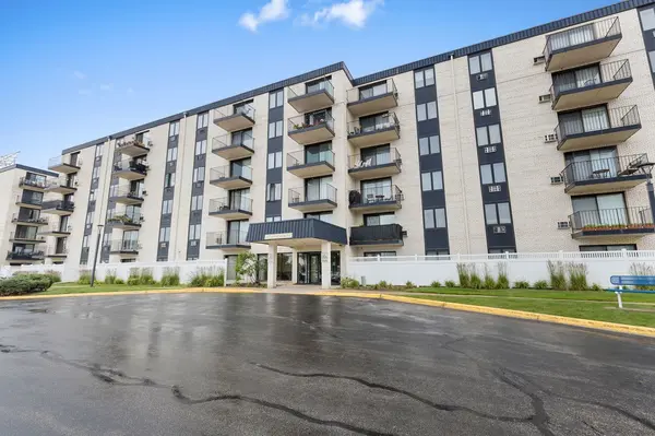9737 N Fox Glen DR #2M, Niles, IL 60714