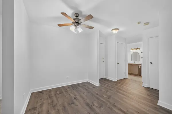 703 E Fullerton AVE #207, Glendale Heights, IL 60139