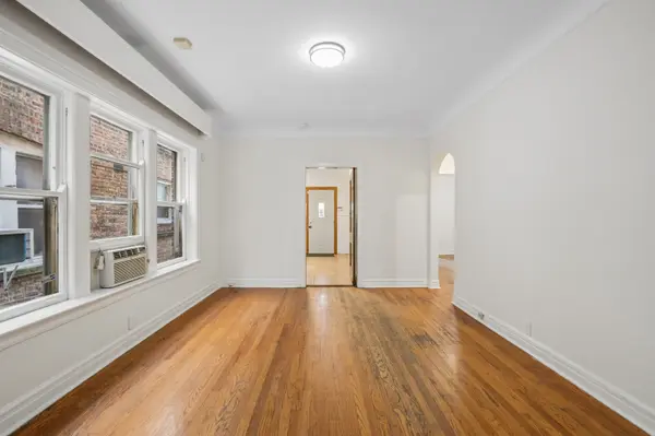 2244 W Argyle ST, Chicago, IL 60625