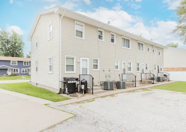 100 W Spring ST, Eldridge, IA 52748