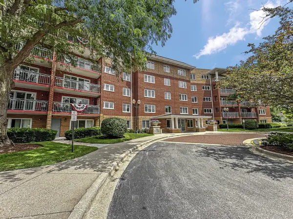710 Creekside DR #310, Mount Prospect, IL 60056