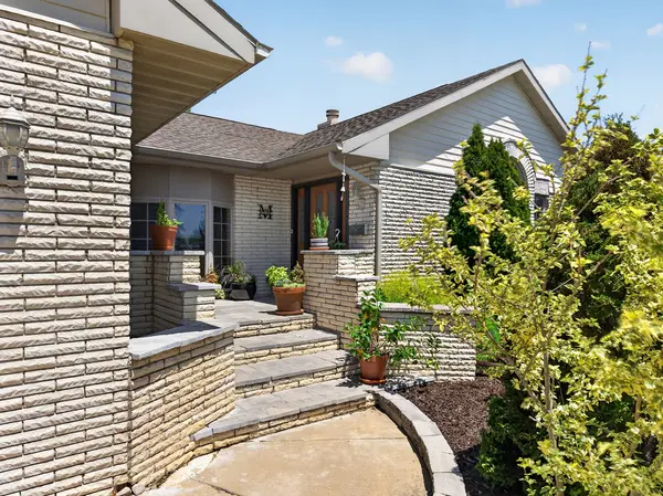 1722 Sharon RD, Streator, IL 61364
