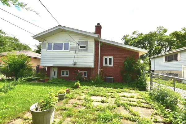 14 N May ST, Addison, IL 60101