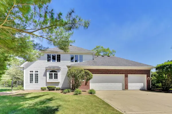 2232 Regency Woods DR, Lisle, IL 60532